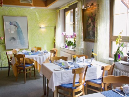 照片: Weinstube zum Pfauen